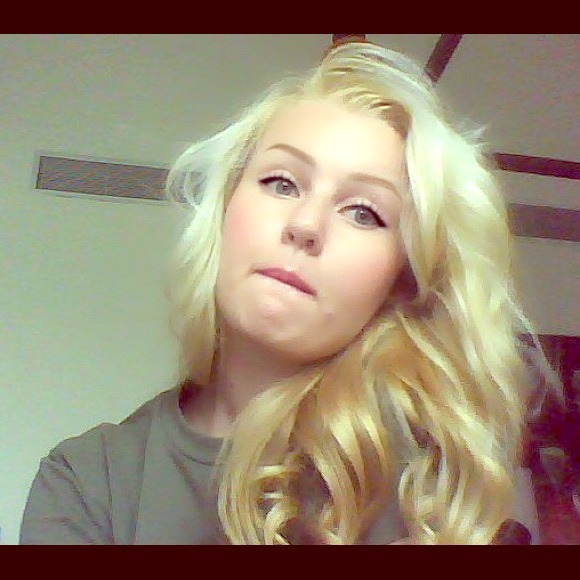 Meet your Posher, Katie - Picture 1 of 1